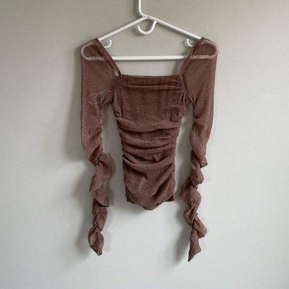 NUDE SILVER METALLIC LAME LONG RUCHED SLEEVE TOP LINED SHEER CROP STRETCH - Picture 3 of 10